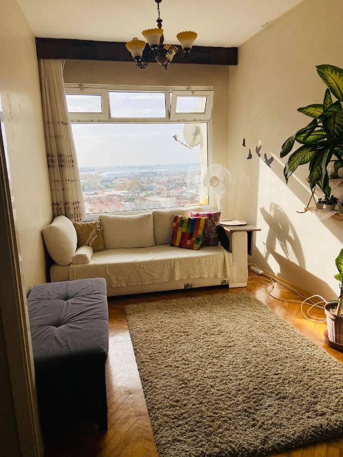 Deniz Manzarali Genis Konforlu Daire Appartement
